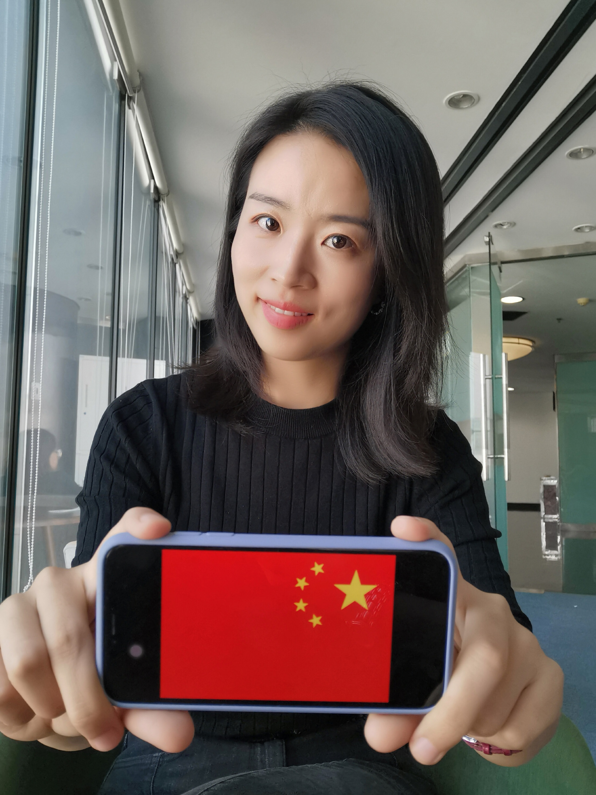 新中国成立七十周年系列活动之一：我和国旗同框