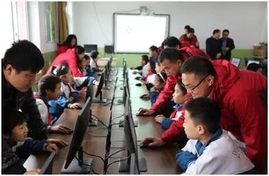 坚持公益，精准扶贫：炜衡人在行动