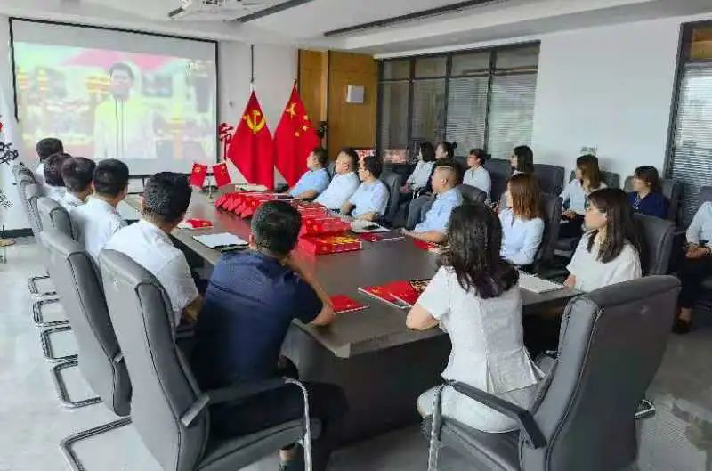  炜衡律师事务所党委组织总分所党支部集体观看庆祝中国共产党成立100周年大会现场直播，聆听习近平总书记发表重要讲话