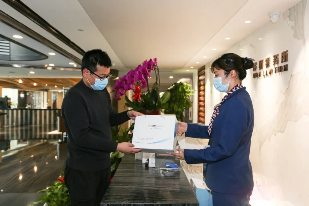 口罩暖人心 同心抵疫情