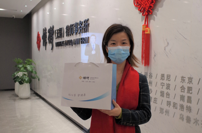 口罩暖人心 同心抵疫情