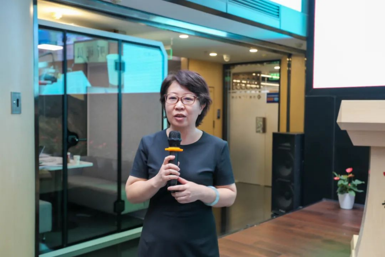 携手炜衡，逐梦同行 | 北京市炜衡律师事务所成功举办青享会一周年庆暨八月份生日会