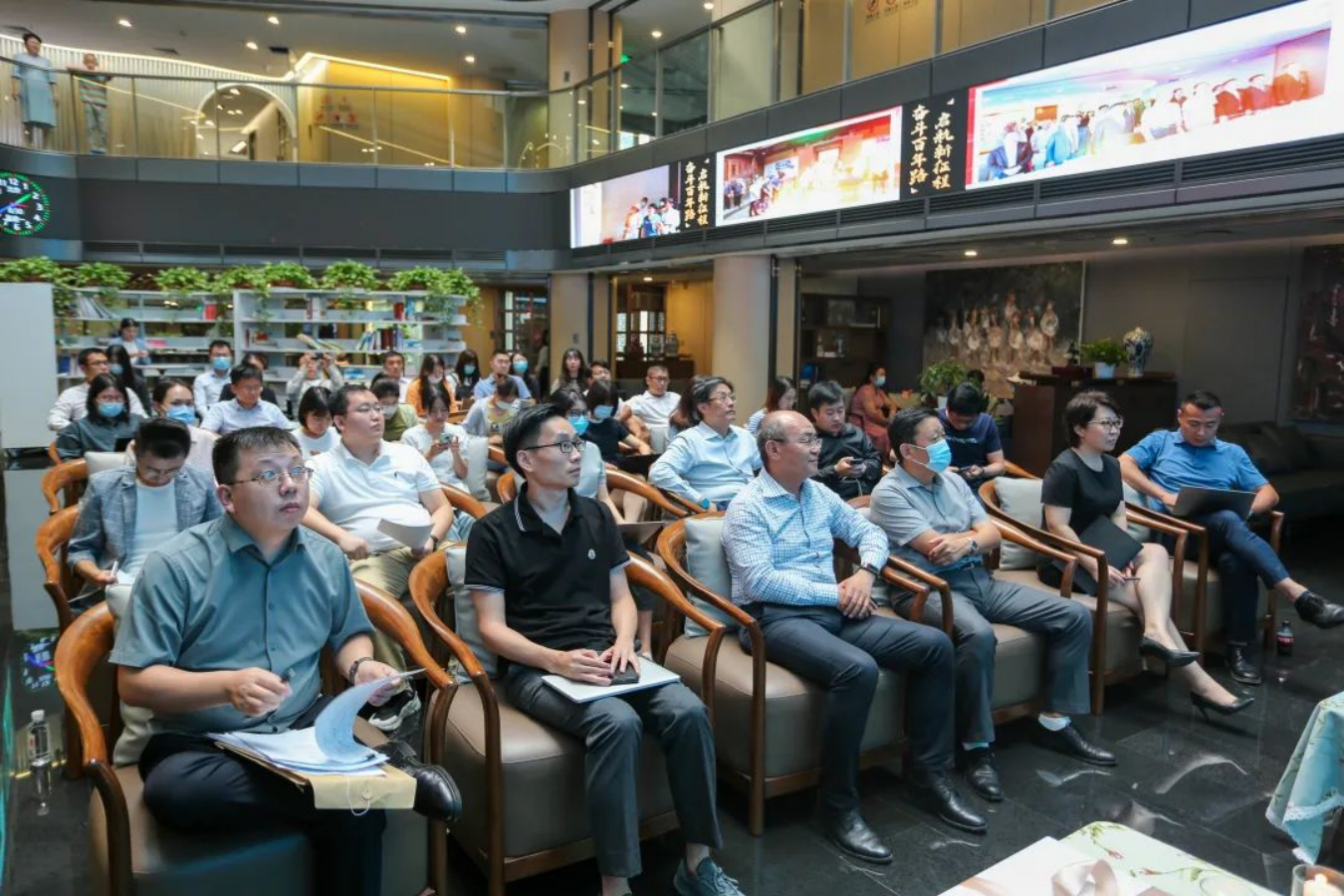 携手炜衡，逐梦同行 | 北京市炜衡律师事务所成功举办青享会一周年庆暨八月份生日会