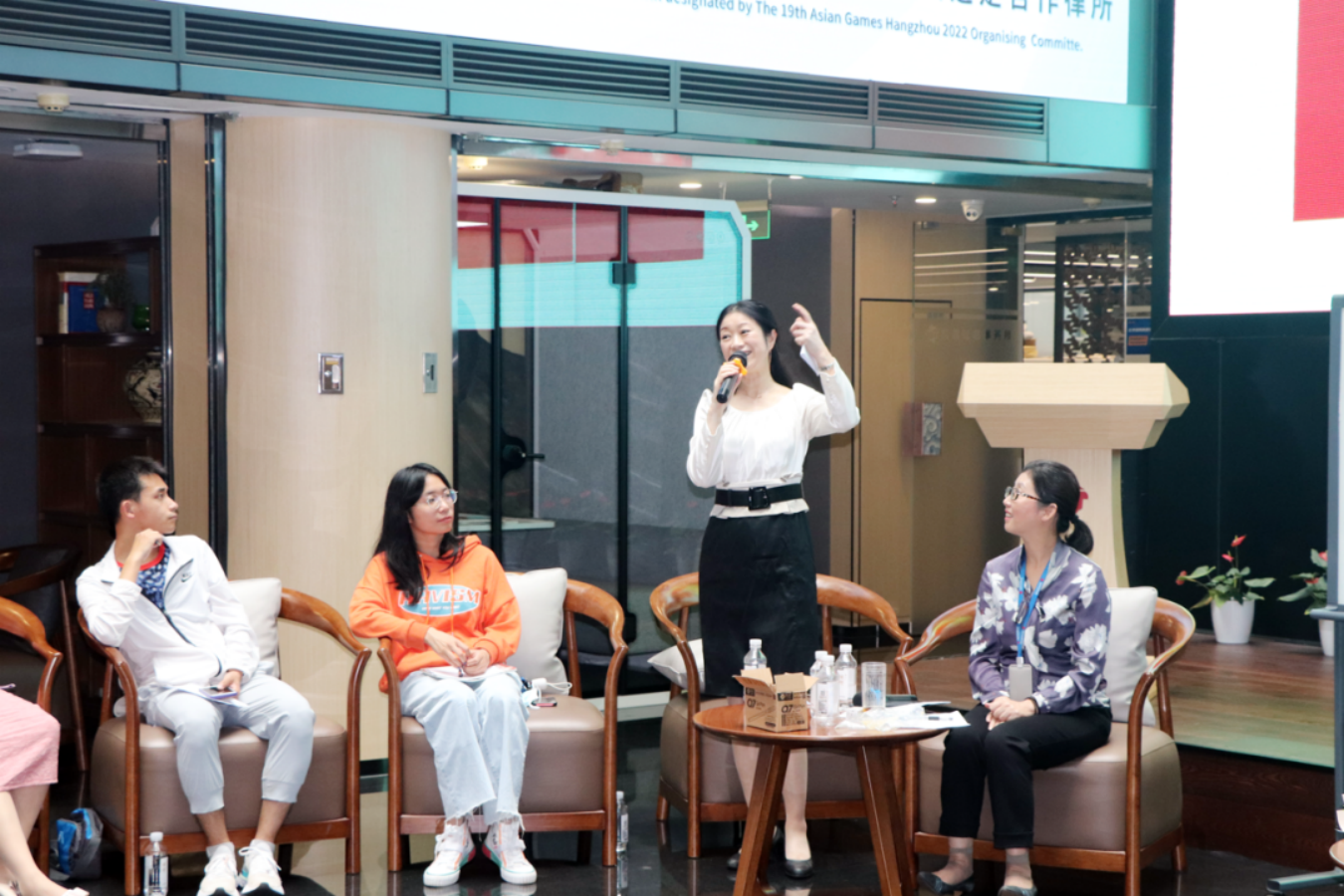 北京市炜衡律师事务所成功举办“快乐工作，健康生活”首都律师心理健康沙龙活动