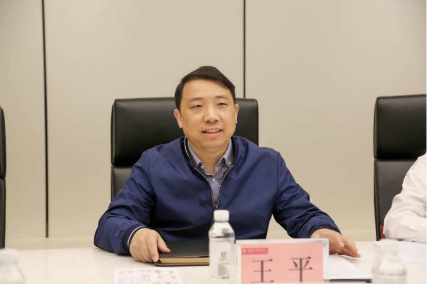 共青团北京市海淀区委员会办公室主任王平一行赴北京市炜衡律师事务所走访调研