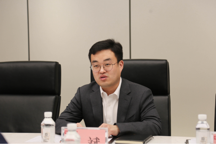 共青团北京市海淀区委员会办公室主任王平一行赴北京市炜衡律师事务所走访调研