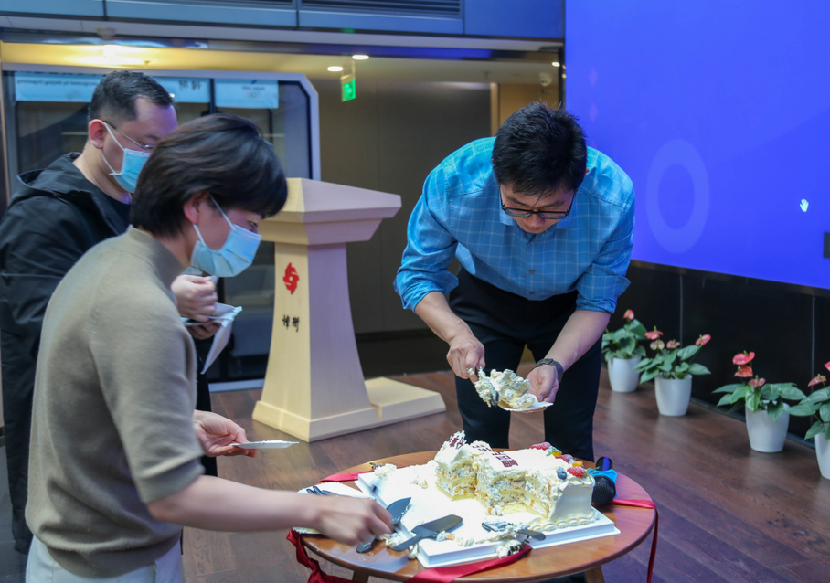 四月芳菲 | “青年律师科技创收之路”炜衡分享会暨四月生日会